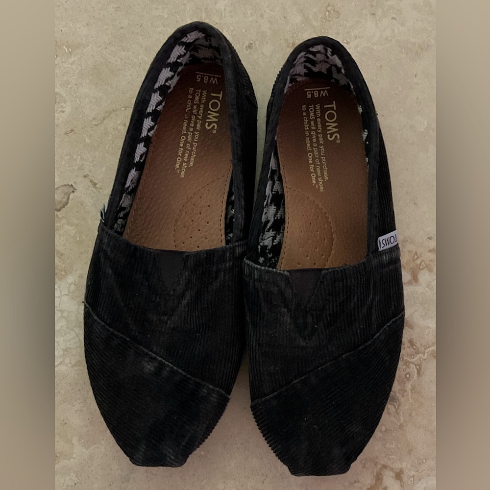 TOMS ● Black Corduroy Slip-On Shoes ● Y2K